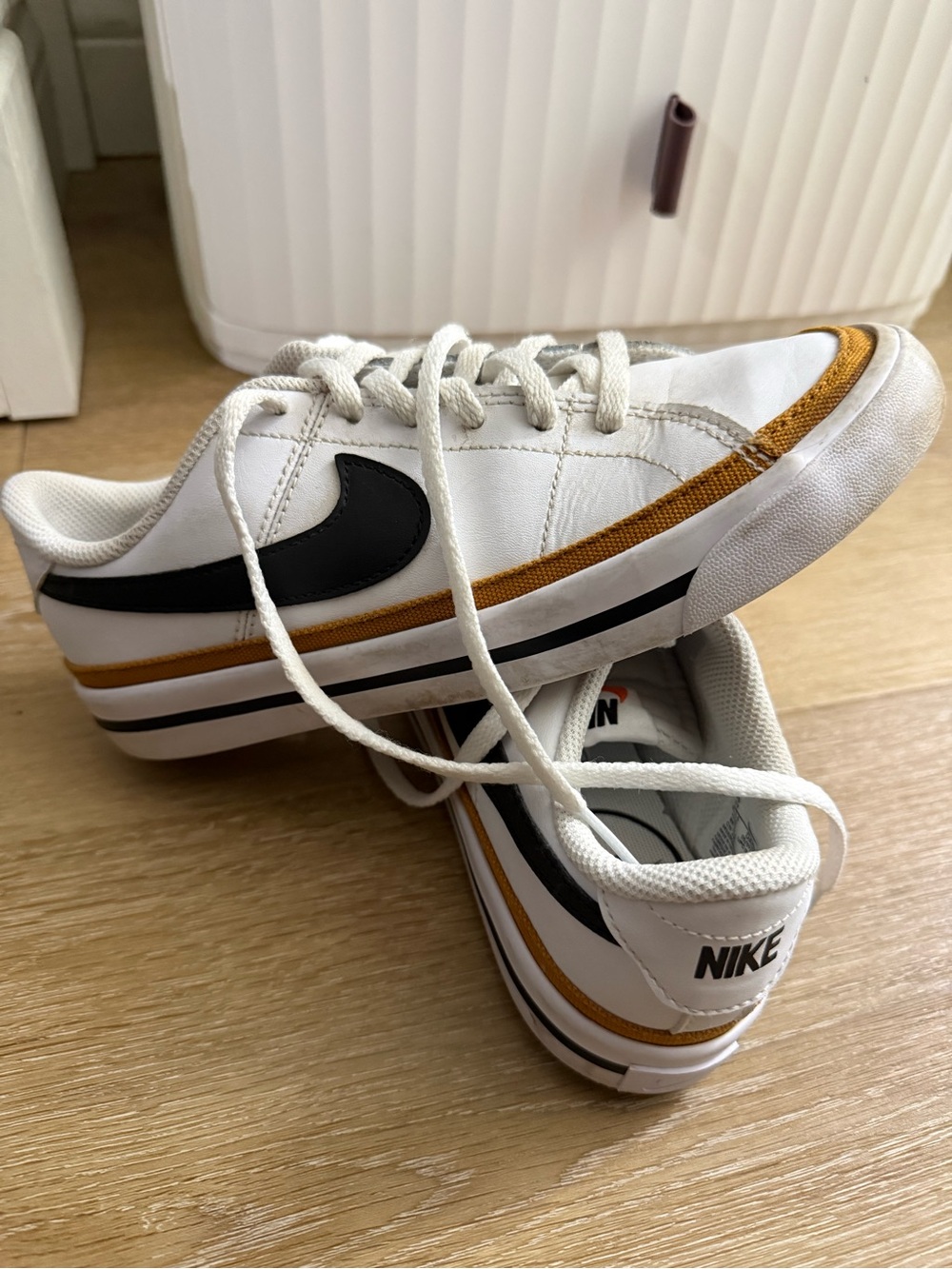 Nike Girls White & Black Low Top Sneakers Mustard Gold Accent Size 4